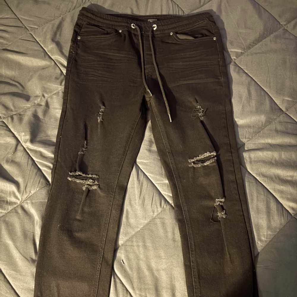 Ripped black jeans